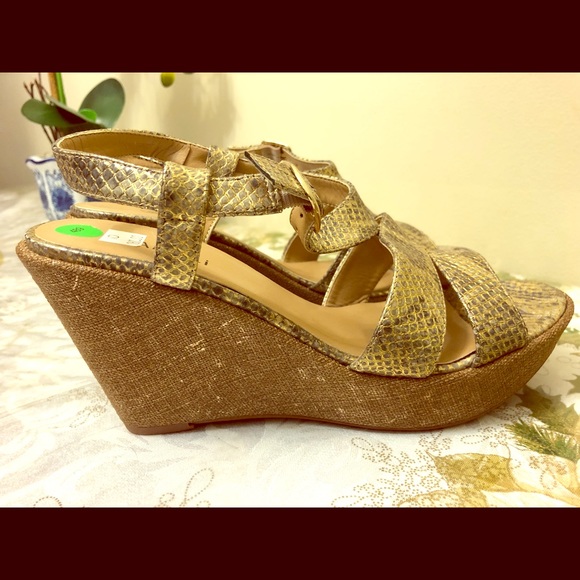 vaneli gold sandals